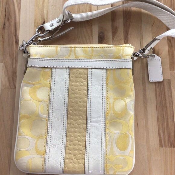 𝅺COACH vintage mini purse yellow ecru white  shoulder crossbody bag monogram - Picture 3 of 12